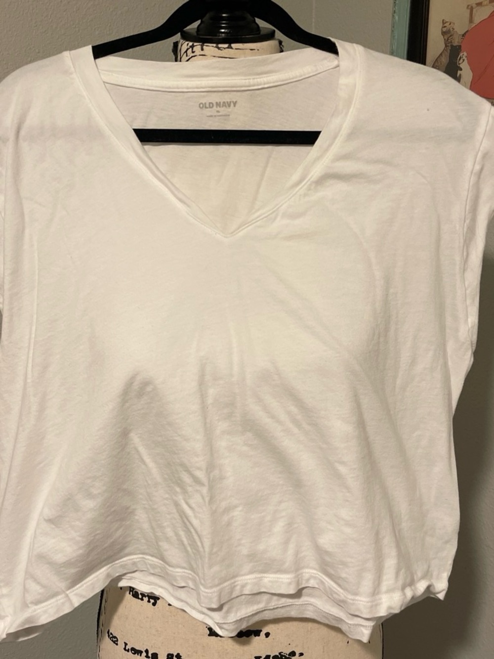 Old Navy White V-Neck Short Sleeve Tee